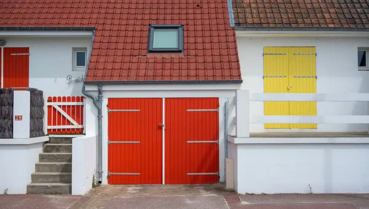 5 Ways a New Garage Door Boosts Your Home's Value